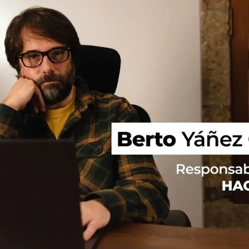 Berto Yáñez ideando los programas académicos de los bootcamps