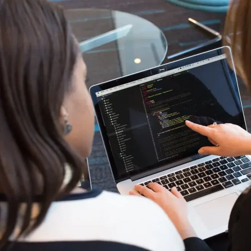 A qué se debe la alta demanda de profesionales Full Stack